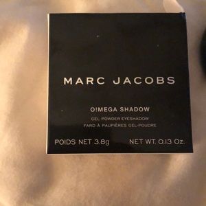 Marc Jacobs O!mega Gel powder eyeshadow
